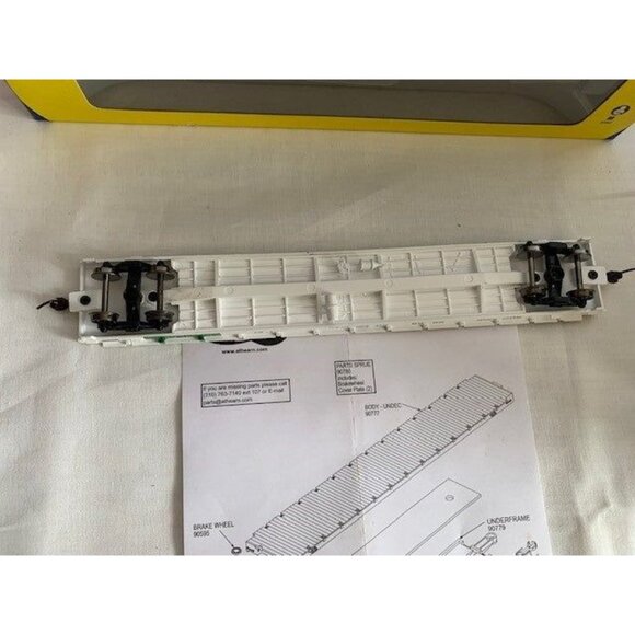 Athearn 97822 HO SOO Line 60' Ready-to-Run Flat Car #5505 with Box - Picture 6 of 10